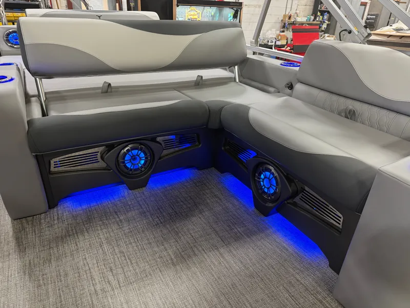 Slide: The Image of Tahoe LTZ 2385 Swingback (VRL) Tritoon & Honda 4-Stroke EFI 2025 - 29