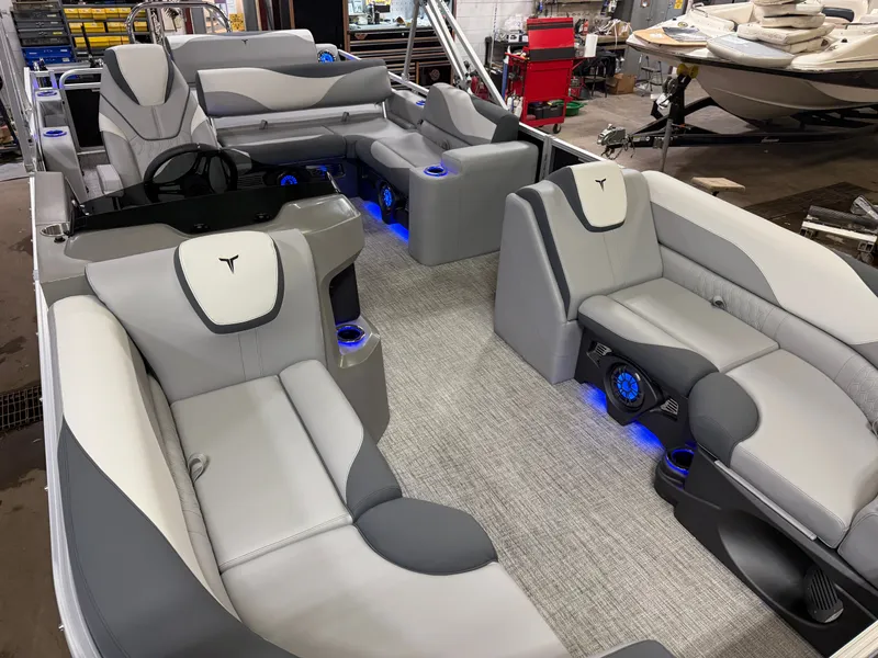 Slide: The Image of Tahoe LTZ 2385 Swingback (VRL) Tritoon & Honda 4-Stroke EFI 2025 - 36