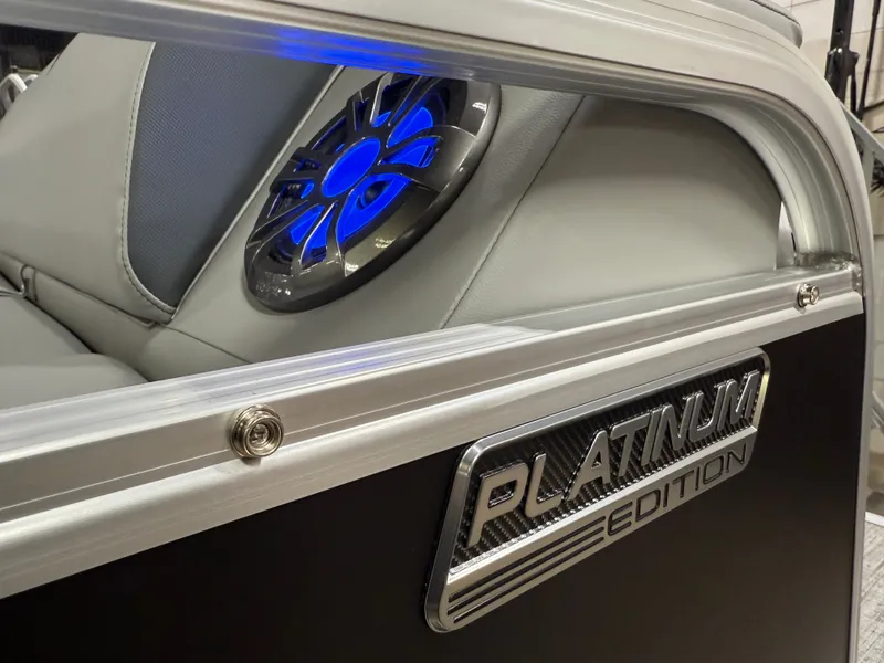 Slide: The Image of Tahoe LTZ 2385 Swingback (VRL) Tritoon & Honda 4-Stroke EFI 2025 - 43