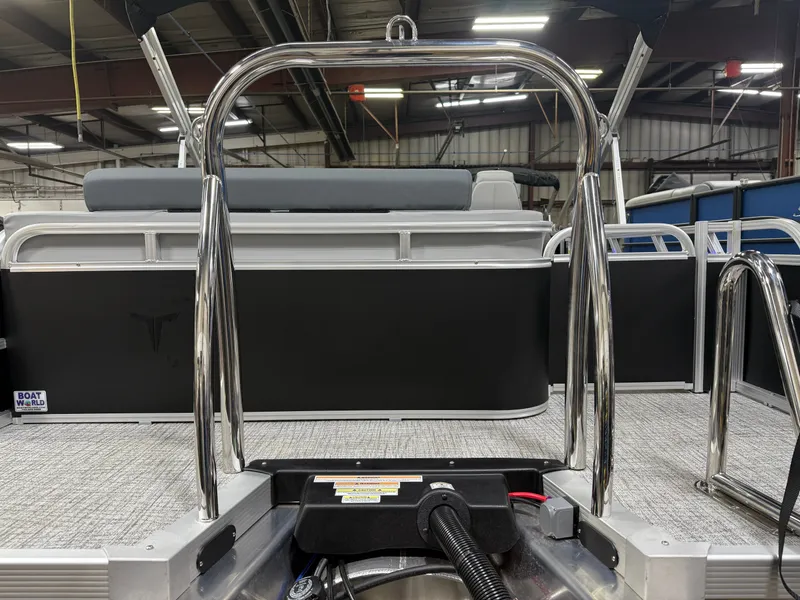 Slide: The Image of Tahoe LTZ 2385 Swingback (VRL) Tritoon & Honda 4-Stroke EFI 2025 - 47