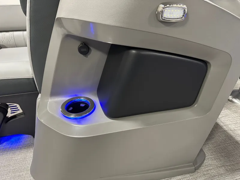 Slide: The Image of Tahoe LTZ 2385 Swingback (VRL) Tritoon & Honda 4-Stroke EFI 2025 - 31