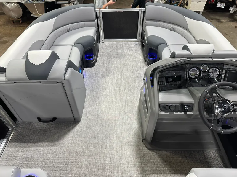 Slide: The Image of Tahoe LTZ 2385 Swingback (VRL) Tritoon & Honda 4-Stroke EFI 2025 - 36