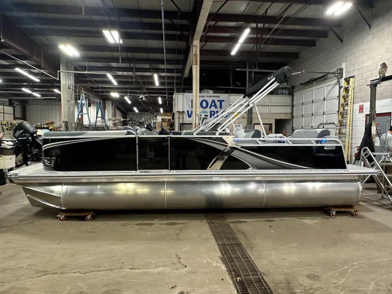 Slide: The Image of Tahoe LTZ 2385 Swingback (VRL) Tritoon & Honda 4-Stroke EFI 2025 - 42