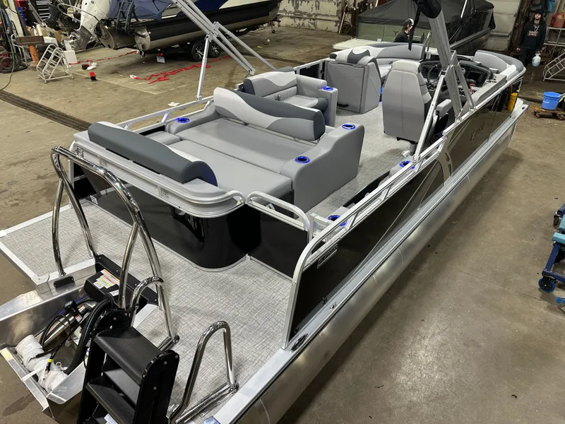 Slide: The Image of Tahoe LTZ 2385 Swingback (VRL) Tritoon & Honda 4-Stroke EFI 2025 - 53