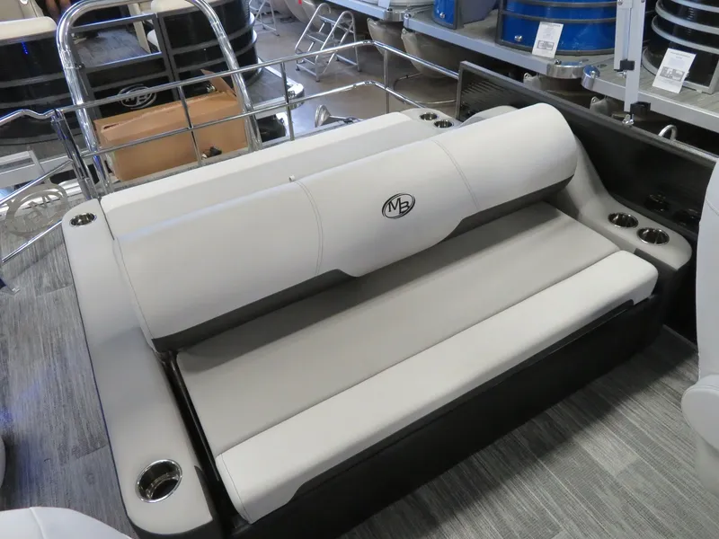 Slide: The Image of Montego Bay 8524 Swingback Deluxe Pontoon & Honda 4-Stroke EFI 2024 - 16