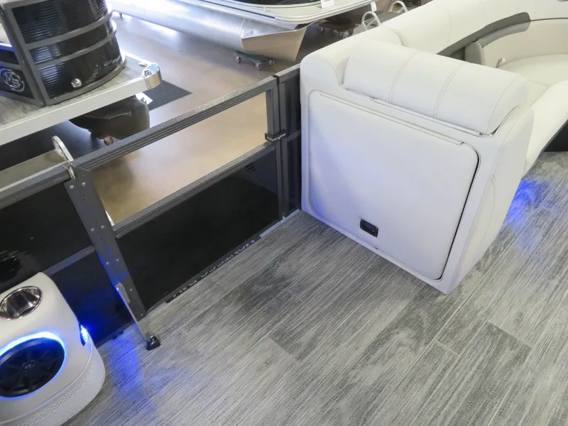 Slide: The Image of Montego Bay 8524 Swingback Deluxe Pontoon & Honda 4-Stroke EFI 2024 - 24