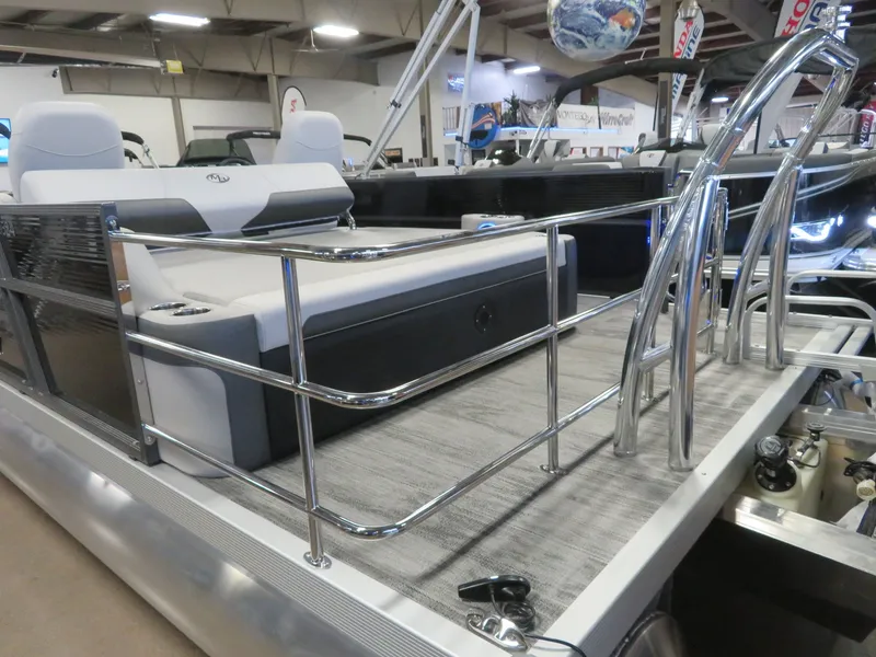 Slide: The Image of Montego Bay 8524 Swingback Deluxe Pontoon & Honda 4-Stroke EFI 2024 - 34