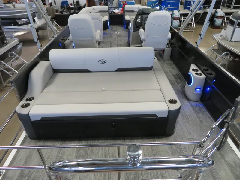 Slide: The Image of Montego Bay 8524 Swingback Deluxe Pontoon & Honda 4-Stroke EFI 2024 - 5