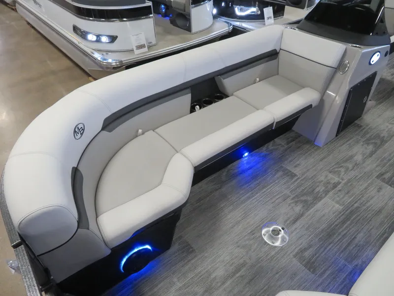 Slide: The Image of Montego Bay 8524 Swingback Deluxe Pontoon & Honda 4-Stroke EFI 2024 - 7