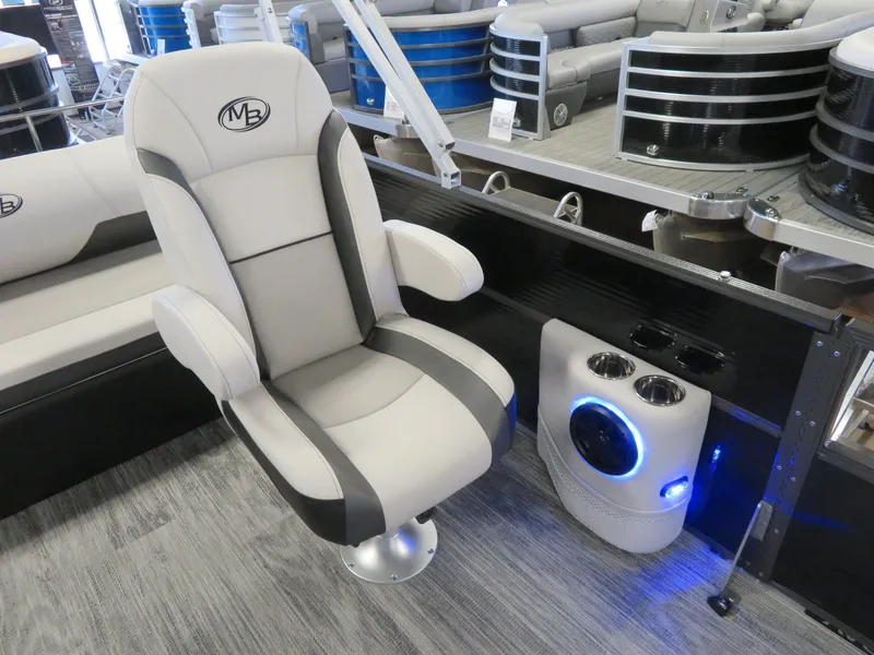 Slide: The Image of Montego Bay 8524 Swingback Deluxe Pontoon & Honda 4-Stroke EFI 2024 - 9