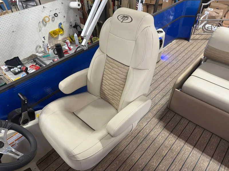 Slide: The Image of Montego Bay NEW 8524 Swingback Pontoon & Honda 100HP 4-Stroke EFI 2023 - 11