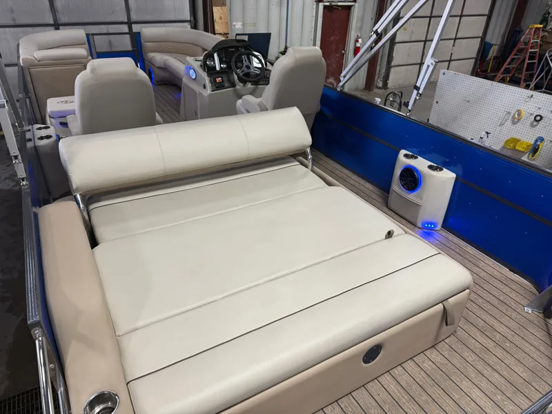 Slide: The Image of Montego Bay NEW 8524 Swingback Pontoon & Honda 100HP 4-Stroke EFI 2023 - 19