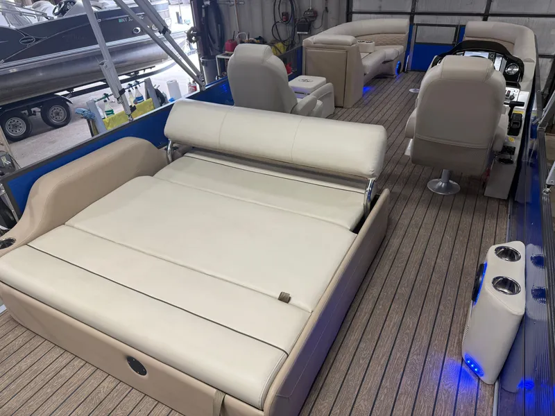 Slide: The Image of Montego Bay NEW 8524 Swingback Pontoon & Honda 100HP 4-Stroke EFI 2023 - 20