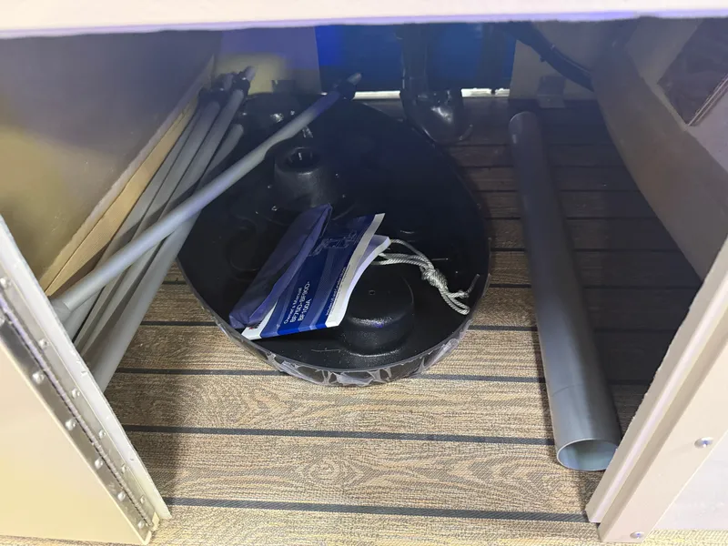 Slide: The Image of Montego Bay NEW 8524 Swingback Pontoon & Honda 100HP 4-Stroke EFI 2023 - 33