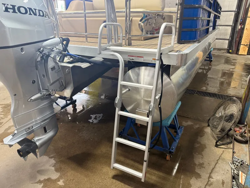 Slide: The Image of Montego Bay NEW 8524 Swingback Pontoon & Honda 100HP 4-Stroke EFI 2023 - 37