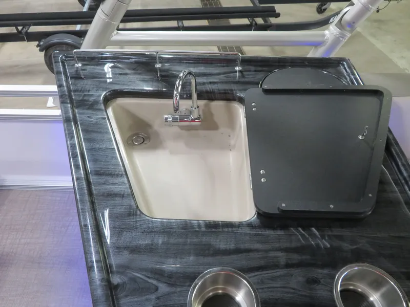 Slide: The Image of Tahoe 200HP Elite Windshield 2385 Tritoon 2024 - 22