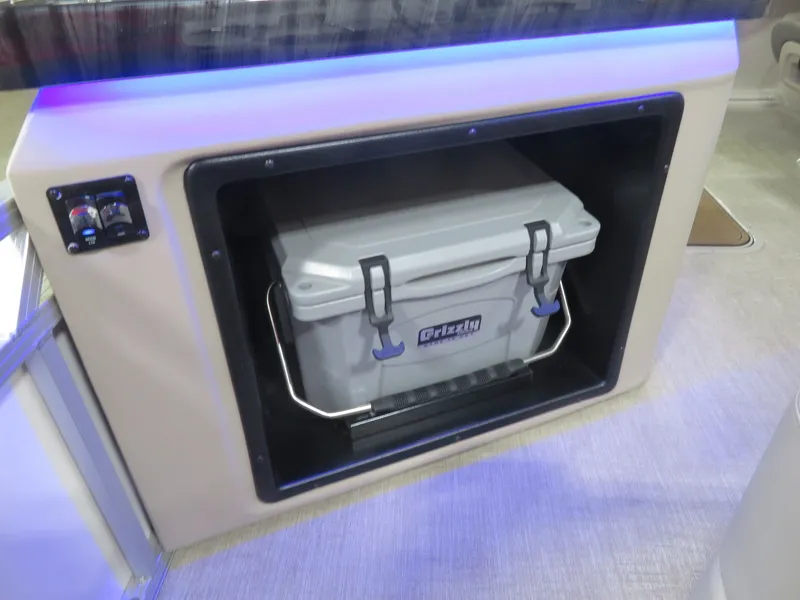 Slide: The Image of Tahoe 200HP Elite Windshield 2385 Tritoon 2024 - 24