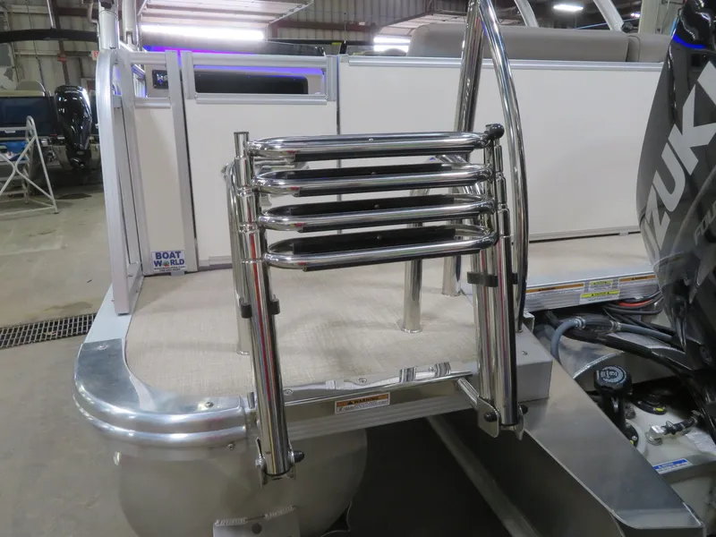 Slide: The Image of Tahoe 200HP Elite Windshield 2385 Tritoon 2024 - 48