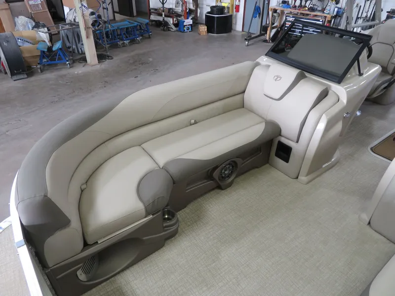 Slide: The Image of Tahoe LTZ 2385 Elite Windshield Tritoon & Suzuki 200HP 4-Stroke EFI 2024 - 10