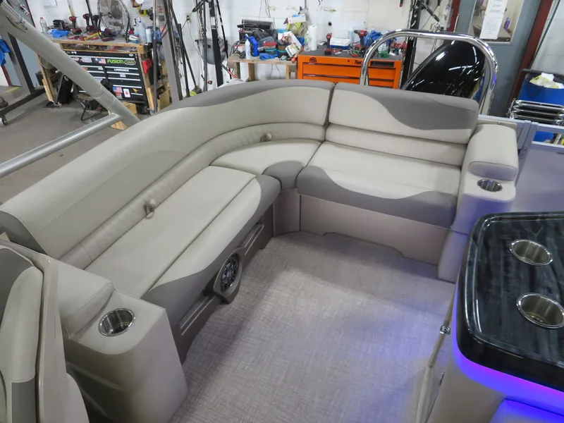 Slide: The Image of Tahoe LTZ 2385 Elite Windshield Tritoon & Suzuki 200HP 4-Stroke EFI 2024 - 20