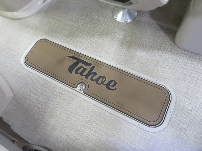 Slide: The Image of Tahoe LTZ 2385 Elite Windshield Tritoon & Suzuki 200HP 4-Stroke EFI 2024 - 29