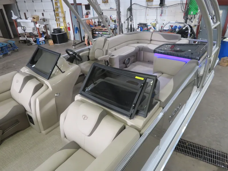 Slide: The Image of Tahoe LTZ 2385 Elite Windshield Tritoon & Suzuki 200HP 4-Stroke EFI 2024 - 3