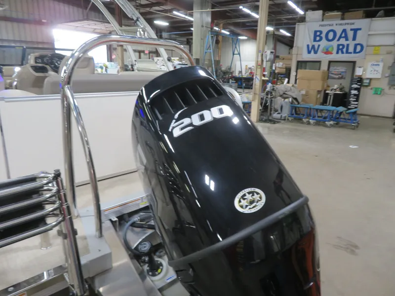 Slide: The Image of Tahoe LTZ 2385 Elite Windshield Tritoon & Suzuki 200HP 4-Stroke EFI 2024 - 50