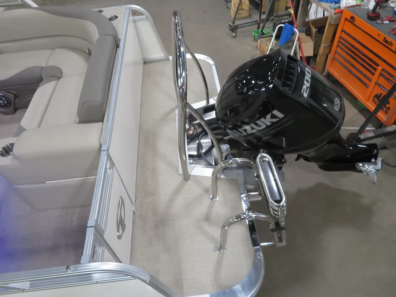 Slide: The Image of Tahoe LTZ 2385 Elite Windshield Tritoon & Suzuki 200HP 4-Stroke EFI 2024 - 7