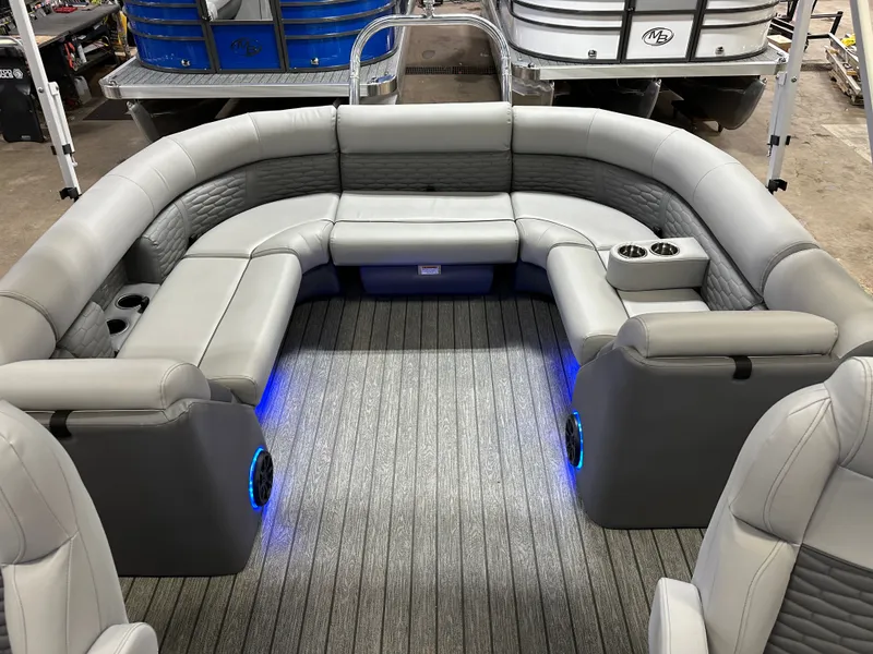 Slide: The Image of Montego Bay TT8524 Quad Lounge 225HP Honda Tritoon Pontoon 2023 - 18