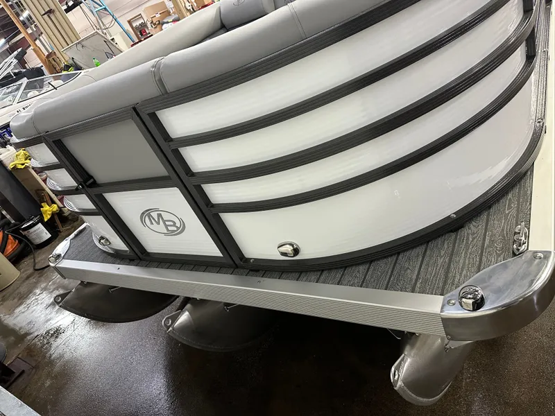 Slide: The Image of Montego Bay TT8524 Quad Lounge 225HP Honda Tritoon Pontoon 2023 - 32