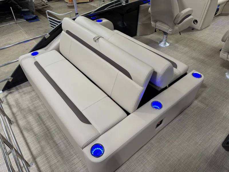 Slide: The Image of Bentley Pontoons Legacy 220 Swingback & Honda 4-Stroke EFI 2026 - 20