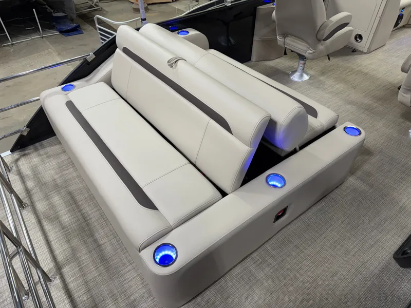 Slide: The Image of Bentley Pontoons Legacy 220 Swingback & Honda 4-Stroke EFI 2026 - 22