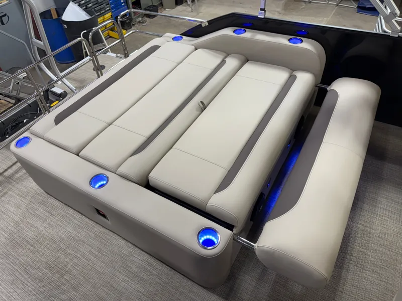 Slide: The Image of Bentley Pontoons Legacy 220 Swingback & Honda 4-Stroke EFI 2026 - 25