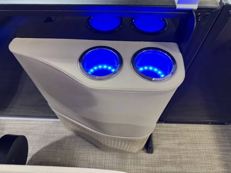 Slide: The Image of Bentley Pontoons Legacy 220 Swingback & Honda 4-Stroke EFI 2026 - 31