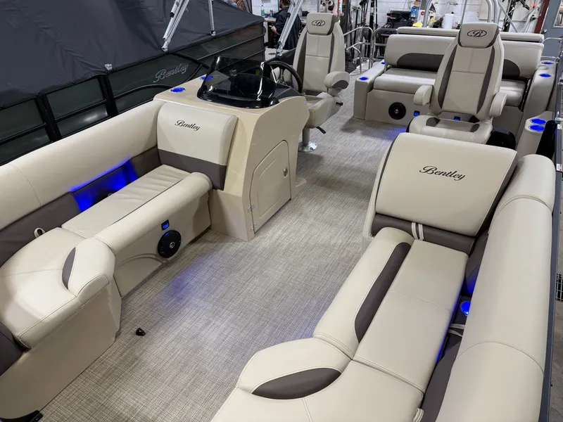 Slide: The Image of Bentley Pontoons Legacy 220 Swingback & Honda 4-Stroke EFI 2026 - 36