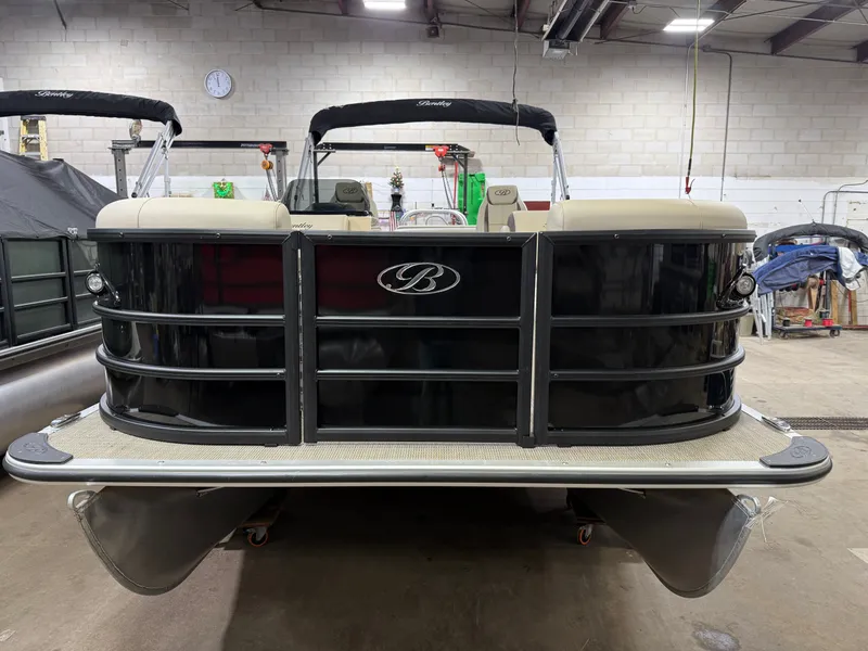 Slide: The Image of Bentley Pontoons Legacy 220 Swingback & Honda 4-Stroke EFI 2026 - 38