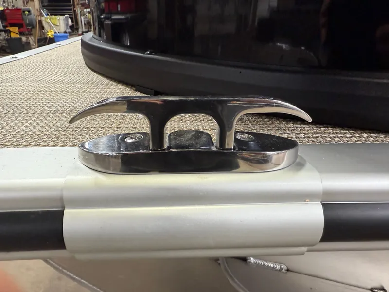 Slide: The Image of Bentley Pontoons Legacy 220 Swingback & Honda 4-Stroke EFI 2026 - 40