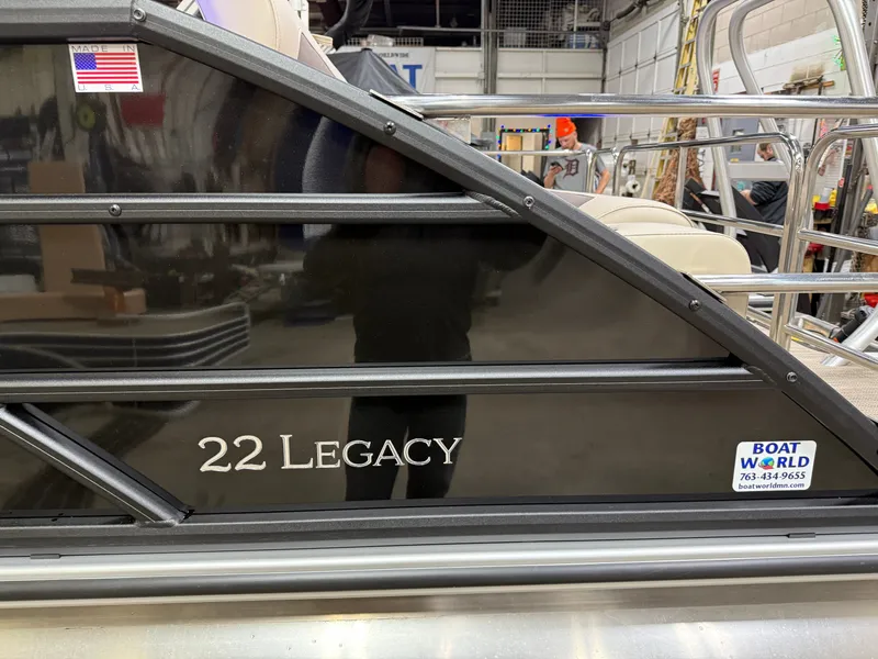 Slide: The Image of Bentley Pontoons Legacy 220 Swingback & Honda 4-Stroke EFI 2026 - 43