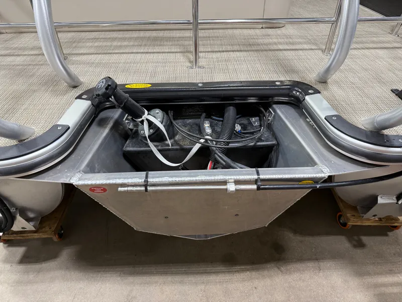 Slide: The Image of Bentley Pontoons Legacy 220 Swingback & Honda 4-Stroke EFI 2026 - 45