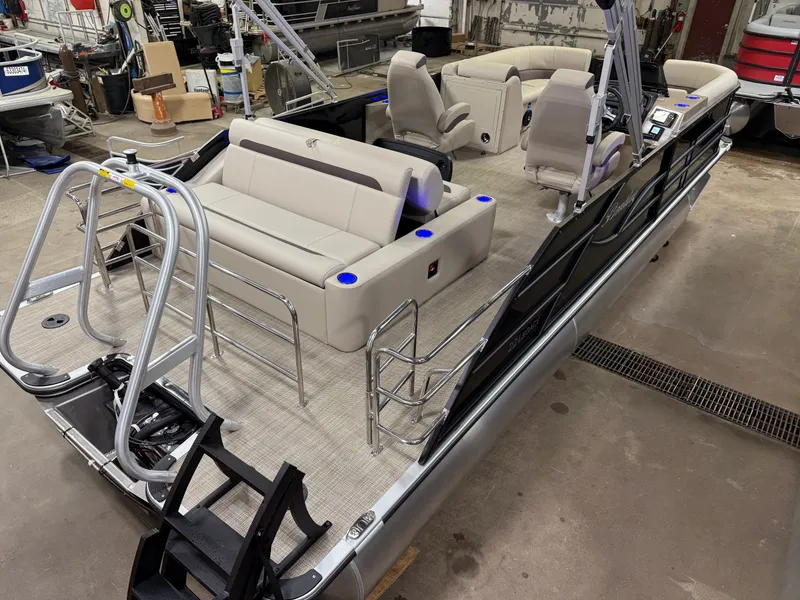 Slide: The Image of Bentley Pontoons Legacy 220 Swingback & Honda 4-Stroke EFI 2026 - 50