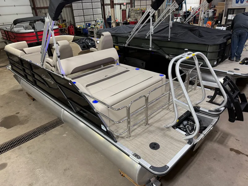 Slide: The Image of Bentley Pontoons Legacy 220 Swingback & Honda 4-Stroke EFI 2026 - 6