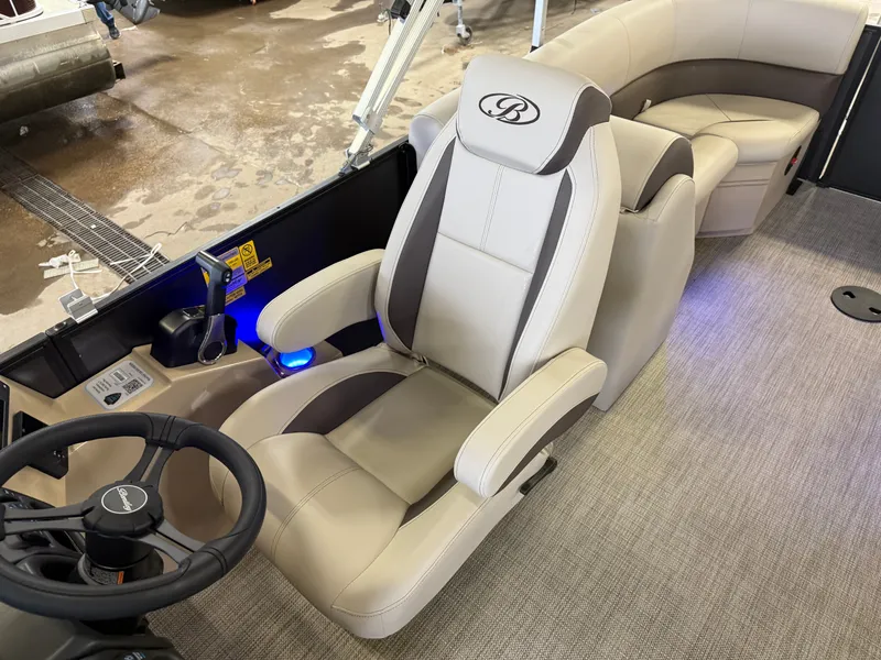 Slide: The Image of Bentley Pontoons Legacy 220 Navigator Quad Lounge & Honda 4-Stroke EFI 2025 - 12