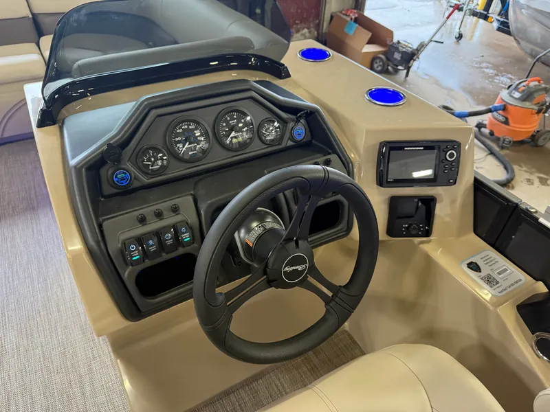 Slide: The Image of Bentley Pontoons Legacy 220 Navigator Quad Lounge & Honda 4-Stroke EFI 2025 - 13