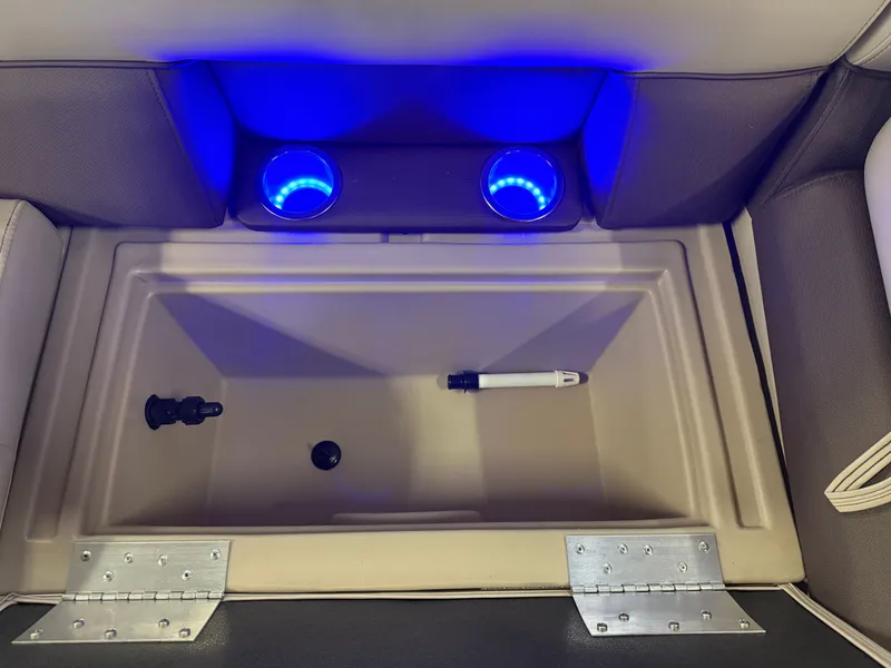 Slide: The Image of Bentley Pontoons Legacy 220 Navigator Quad Lounge & Honda 4-Stroke EFI 2025 - 24