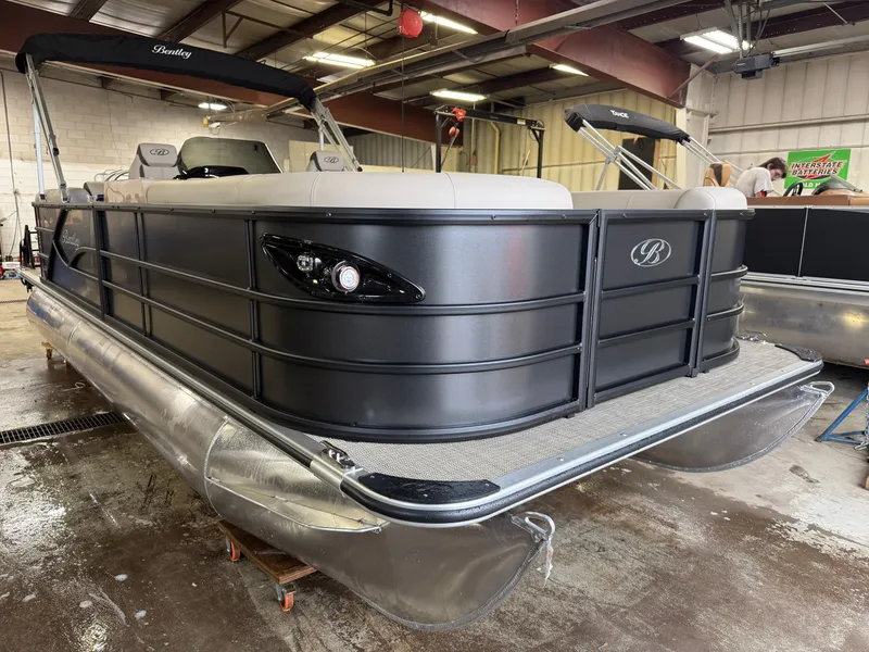 Slide: The Image of Bentley Pontoons Legacy 220 Navigator Quad Lounge & Honda 4-Stroke EFI 2025 - 35
