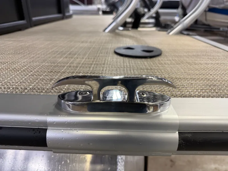 Slide: The Image of Bentley Pontoons Legacy 220 Navigator Quad Lounge & Honda 4-Stroke EFI 2025 - 43