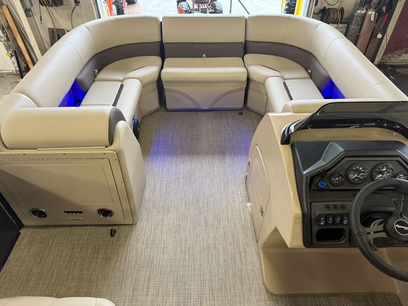 Slide: The Image of Bentley Pontoons Legacy 220 Navigator Quad Lounge & Honda 4-Stroke EFI 2025 - 9