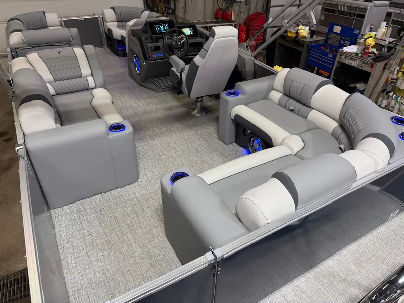 Slide: The Image of Tahoe Cascade 2385 Elite Tritoon & Honda 225HP 4-Stroke EFI 2025 - 23