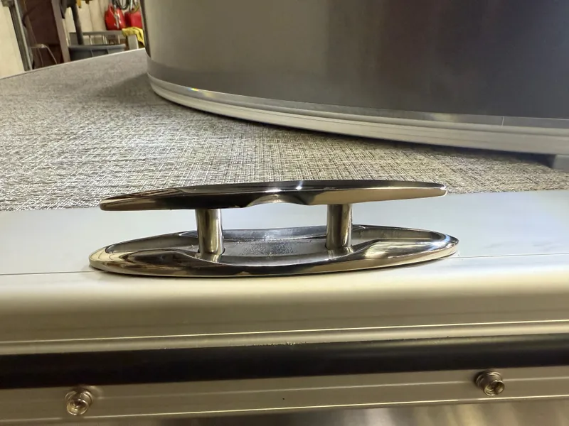 Slide: The Image of Tahoe Cascade 2385 Elite Tritoon & Honda 225HP 4-Stroke EFI 2025 - 39