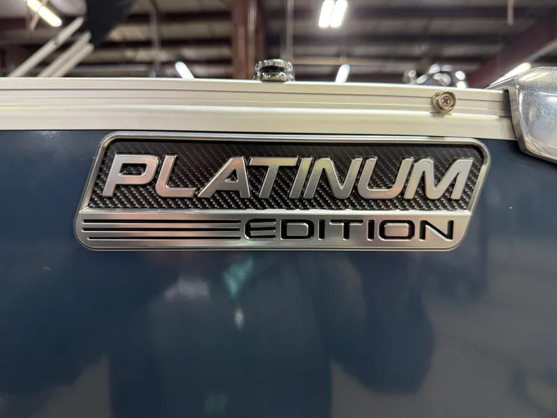 Slide: The Image of Tahoe Cascade 2385 Elite Tritoon & Honda 225HP 4-Stroke EFI 2025 - 43